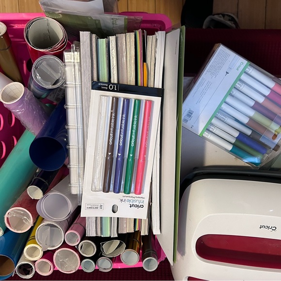 Cricut Explore Air 2 Yellow bundle with Easy Press 2 and supplies - Picture 3 of 5